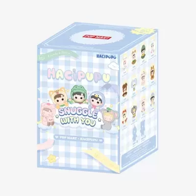 Embalagem azul xadrez com personagens de brinquedo Hacipupu da Pop Mart