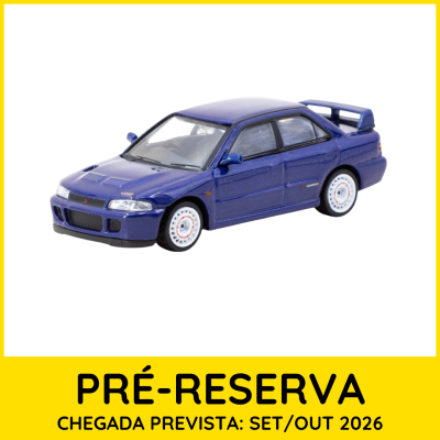 Miniatura de carro desportivo azul com spoiler e jantes brancas em fundo branco.
