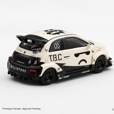 Miniatura de carro desportivo creme e preto com texto e rosto triste