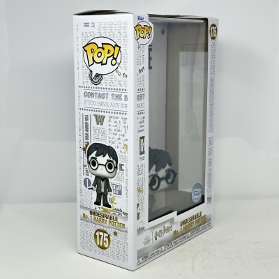 Caixa branca de Funko Pop! de Harry Potter com texto e janela transparente
