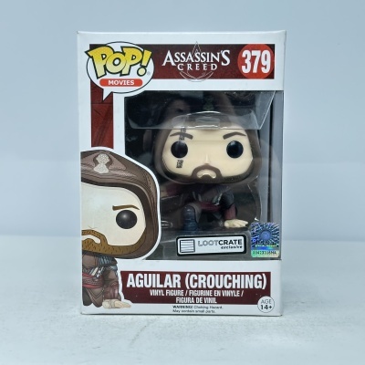 Figura de vinil Aguilar (agachado) do Assassins Creed na caixa
