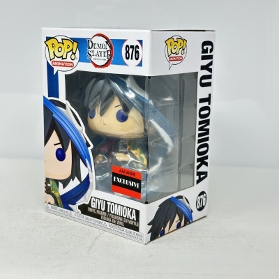 Boneco Funko Pop! Demon Slayer Giyu Tomioka na caixa branca com janela transparente