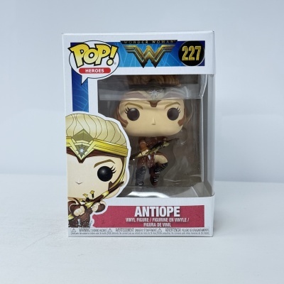 Figura Funko Pop! Antíope da coleção Heroes dentro de caixa