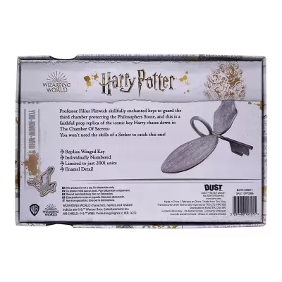 Embalagem de réplica chave alada Harry Potter com texto e selo DUST