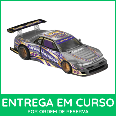 Modelo de carro de corrida BMW Silvia cinza com decoração roxa e amarela