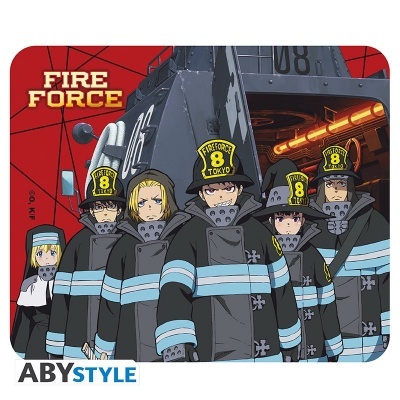 Almofada com imagem dos personagens do anime Fire Force em trajes de bombeiro