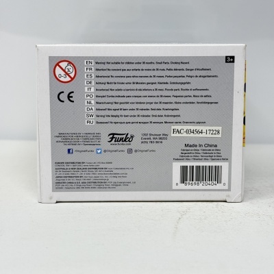 Caixa Funko com advertências e informações impressas