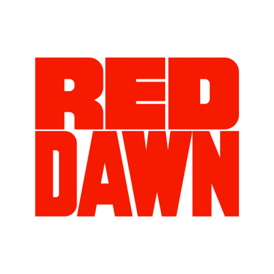 Texto vermelho dizendo RED DAWN em fundo branco