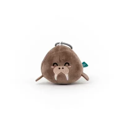 Porta-chaves peluche em forma de morsa castanha com dentes brancos e argola metálica