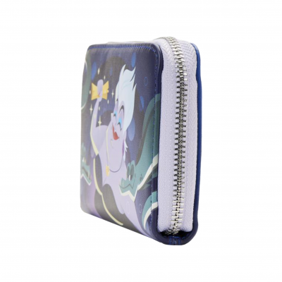 Carteira pequena azul e lilás com desenho de personagem animado e fecho metálico