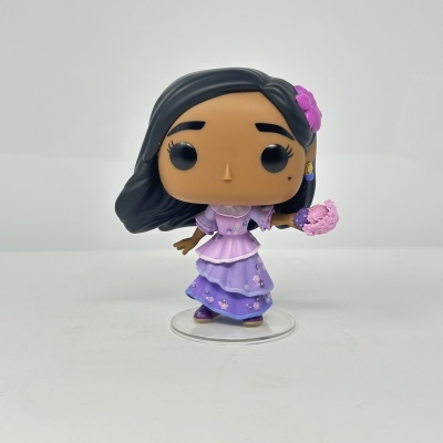 Figura de vinil Funko Pop com vestido lilás e rosa, cabelo preto e flores cor-de-rosa