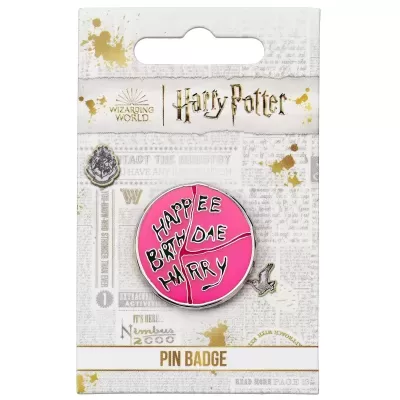 Conjunto de pin badges Harry Potter em embalagem com texto Wizarding World