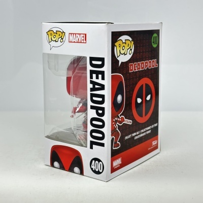 Caixa Funko Pop! Deadpool Marvel nº 400 com figura visível através de janela de plástico