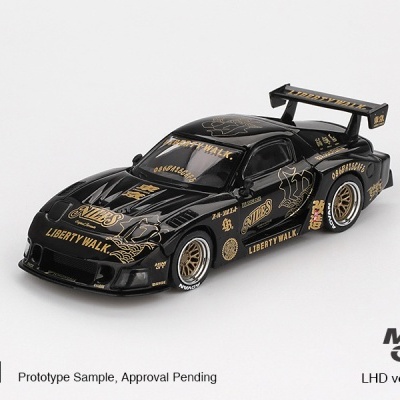 Miniatura de carro desportivo preto Liberty Walk com detalhes dourados
