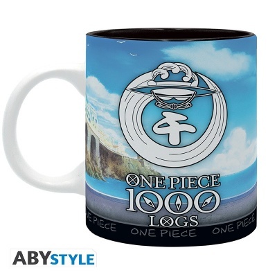 Caneca One Piece 1000 Logs com design de céu azul e logo