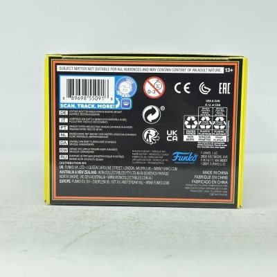 Parte traseira de embalagem Funko preta e amarela com texto, código de barras e logotipos