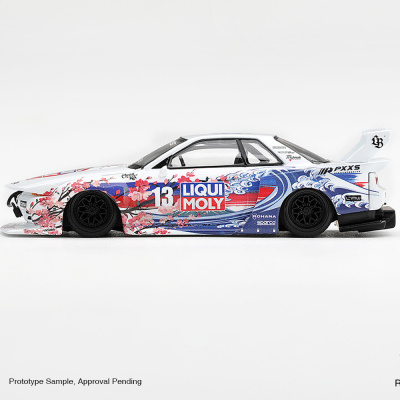 Miniatura de carro de corrida com decoração floral e de ondas em branco, azul e vermelho