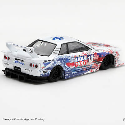 Miniatura de carro de corrida branco com decoração azul e vermelha com flores rosa e números 13