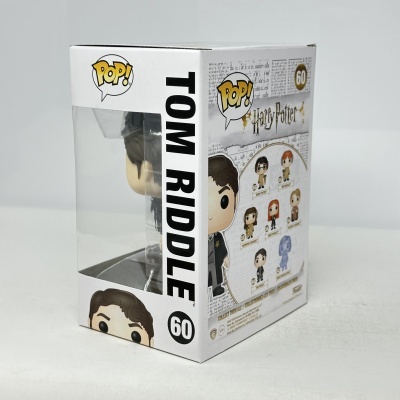 Funko Pop! Tom Riddle em caixa branca com janela