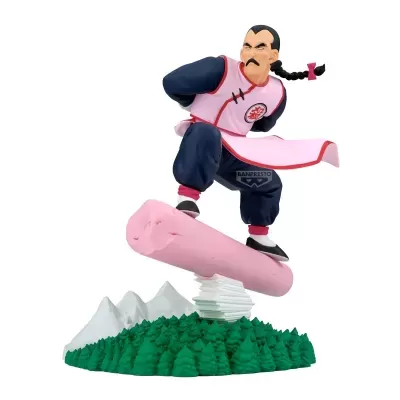 Figura de ação de personagem com roupa tradicional rosa e azul, em cima de cilindro rosa e base com árvores e montanhas