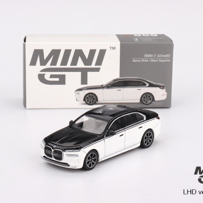 Miniatura de carro BMW i7 xDrive60 em branco e preto com caixa