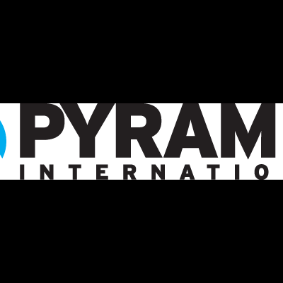 Logótipo da PYRAMID INTERNATIONAL com ícone azul e texto preto