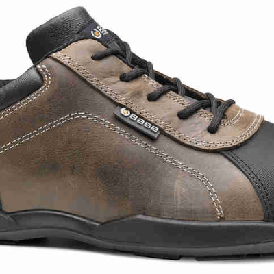 Sapato de segurança castanho e preto com cadarço