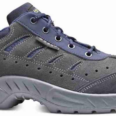 Tênis de segurança cinzento e azul marinho com sola grossa