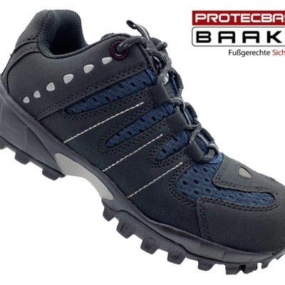 Ténis de segurança preto e azul com atacadores em fundo branco e logótipo PROTECBASE BAAK