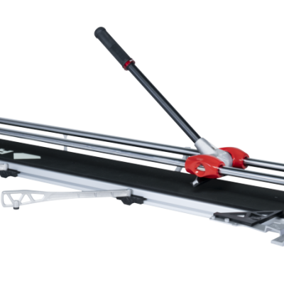 Máquina de cortar azulejos preta e vermelha