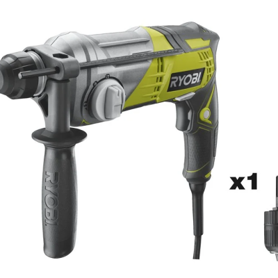 Martelo perfurador elétrico Ryobi cinzento, preto e verde fluorescente com adaptador.