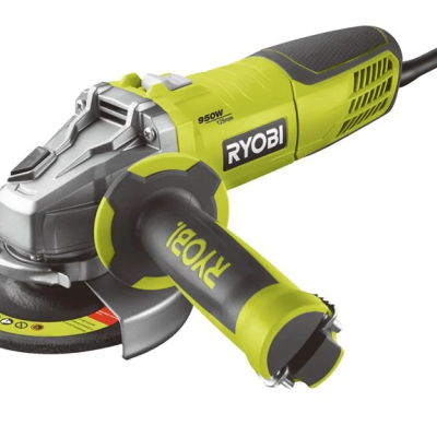 Esmerilhadora verde e preta da RYOBI com cabo elétrico e disco abrasivo