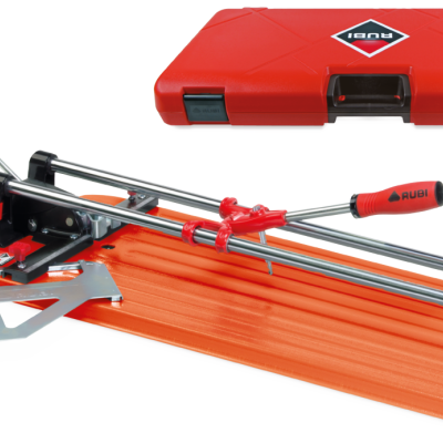 Dispositivo manual para corte de azulejos e mala rígida vermelha