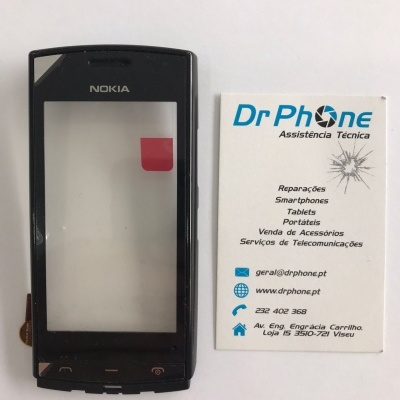 Ecrã frontal preto de telemóvel Nokia com cartão de assistência técnica Dr Phone