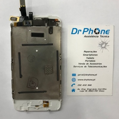 Display branco de smartphone desmontado junto a cartão de visita da assistência técnica Dr Phone