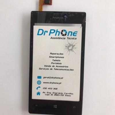 Ecrã substituto para Nokia com cartão informativo da assistência técnica Dr Phone.