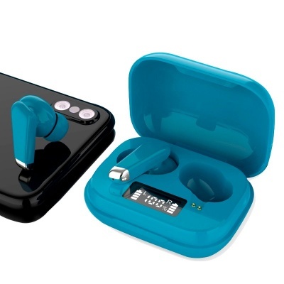 Auriculares sem fios azuis com estojo de carregamento e ecrã digital