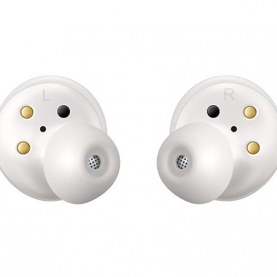 Auriculares sem fios brancos com ponteiras de silicone e contactos dourados