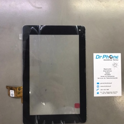 Ecrã tátil preto para tablet com conector flex dourado e cartão de visita da Dr Phone em superfície cinzenta