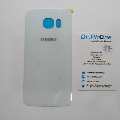 Tampa traseira branca de smartphone Samsung e cartão de visita do Dr. Phone