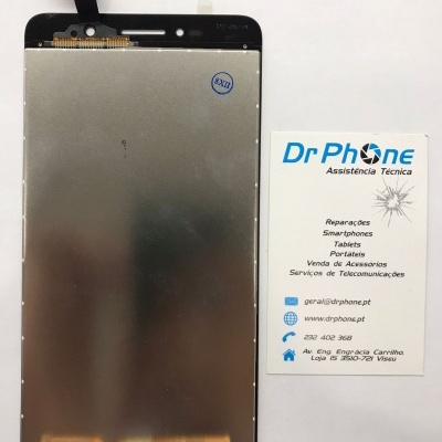 Ecrã de smartphone preto com parte traseira metálica e cartão de assistência técnica Dr Phone