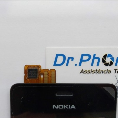 Parte de ecrã NOKIA com conetor laranja e cartão Dr.Phone Assistência Técnica