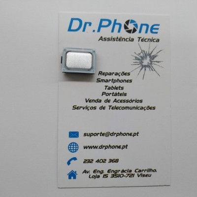 Cartão de visita da Dr. Phone com pequeno componente eletrónico em cima