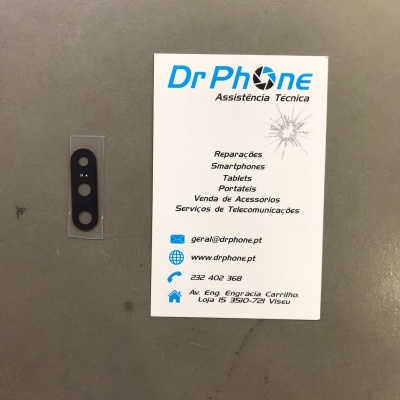 Cartão de visita da Dr Phone ao lado de peça preta com lentes