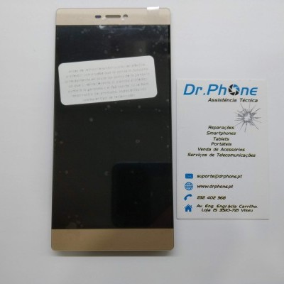 Ecrã dourado de telemóvel com etiqueta, ao lado de cartão de visita da Dr.Phone