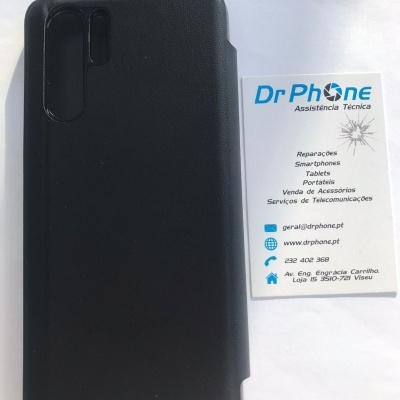 Estojo preto para telemóvel ao lado de cartão de visita da Dr Phone