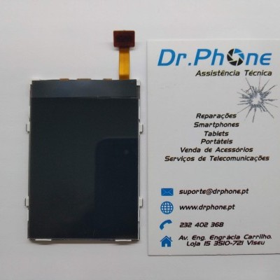 Ecrã LCD de smartphone com conector flex, ao lado de cartão de visita da Dr.Phone Assistência Técnica