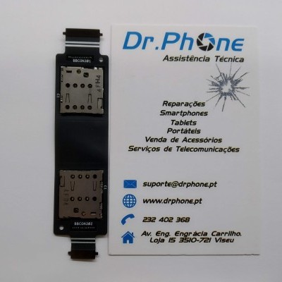 Cabo flex preto para smartphone ao lado de cartão de visita da Dr.Phone