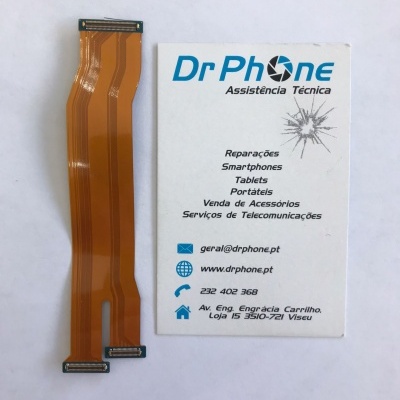 Cabo flexível laranja ao lado de cartão de visita da assistência técnica Dr Phone