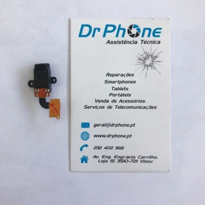 conector de auriculares preto e cartão de visitas da Dr Phone